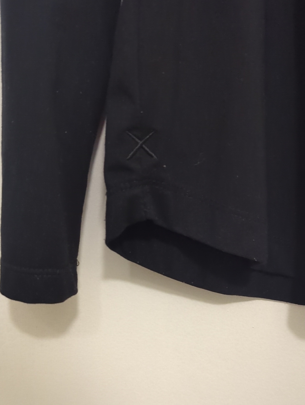 Cuts Men's Curve Hem Black Long-Sleeve Henley Shirt, XL - Picture 10 of 10